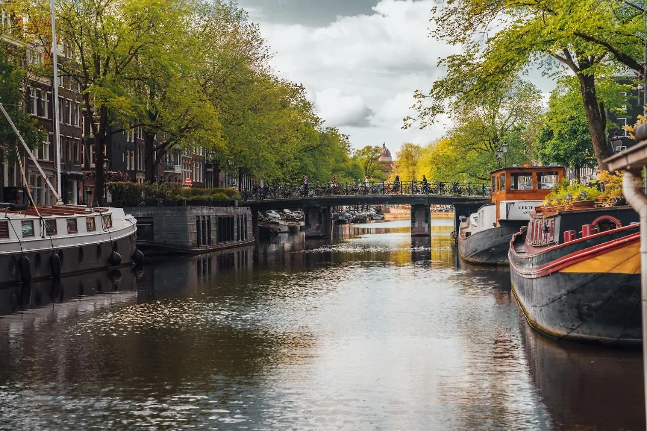 2 Houseboat Suites Amsterdam Prinsengracht Bed and Breakfast